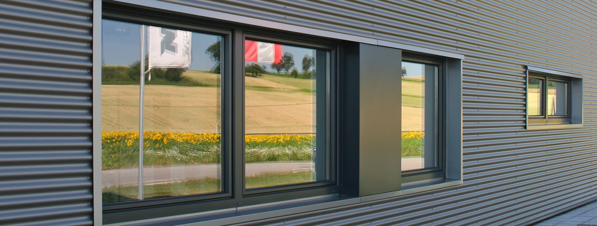 Ventilacija i osvjetljavanje na zidu - Tehnika i servis - Industrijska i obrtnička gradnja